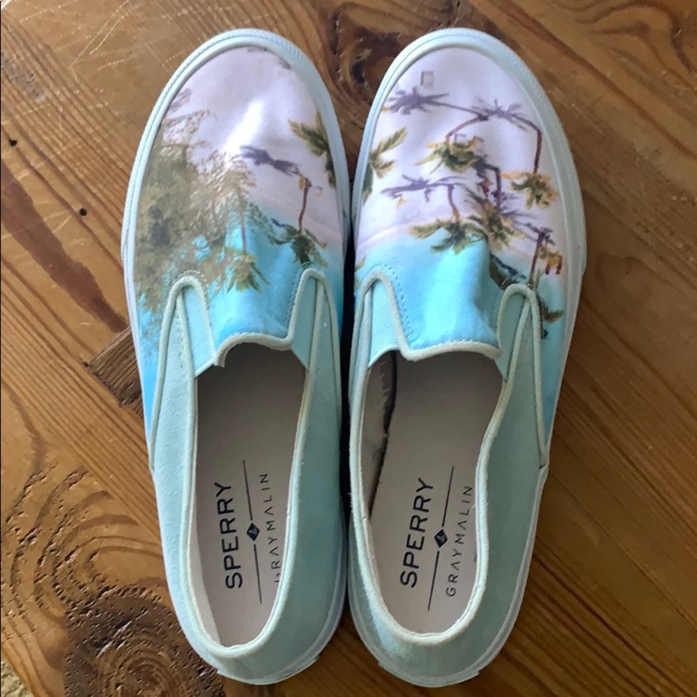 Slip on Tennis Shoes